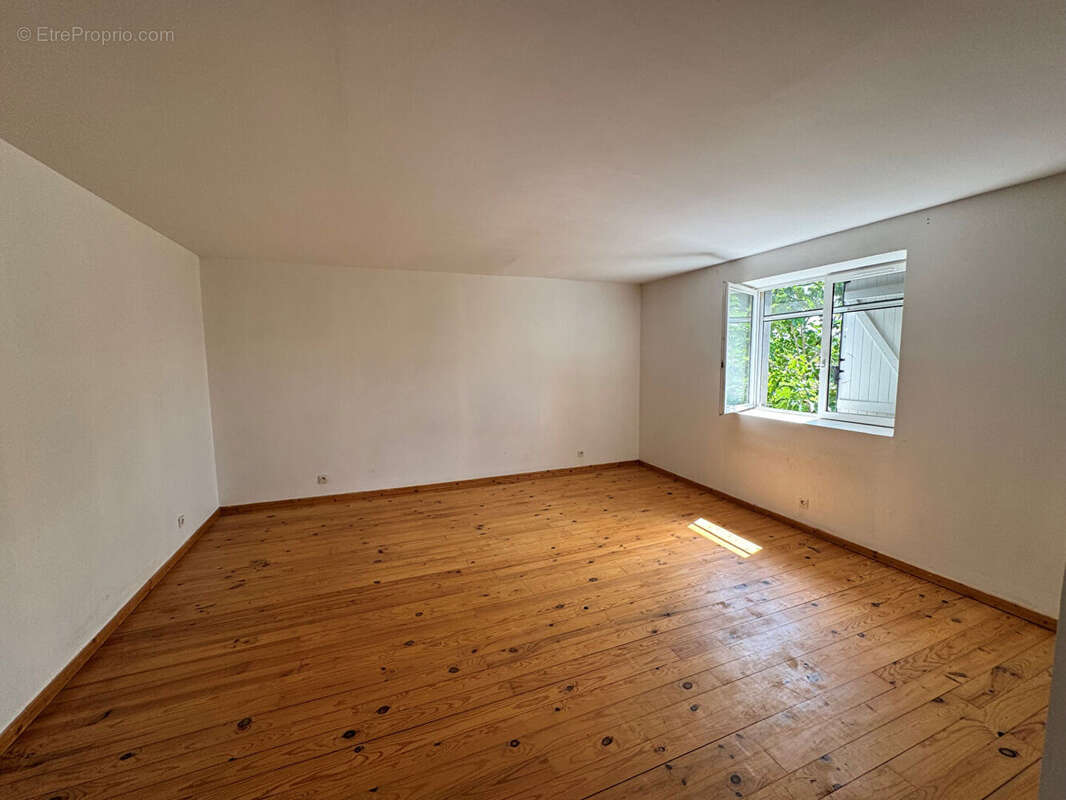 Maison à CHATILLON-SUR-CHALARONNE