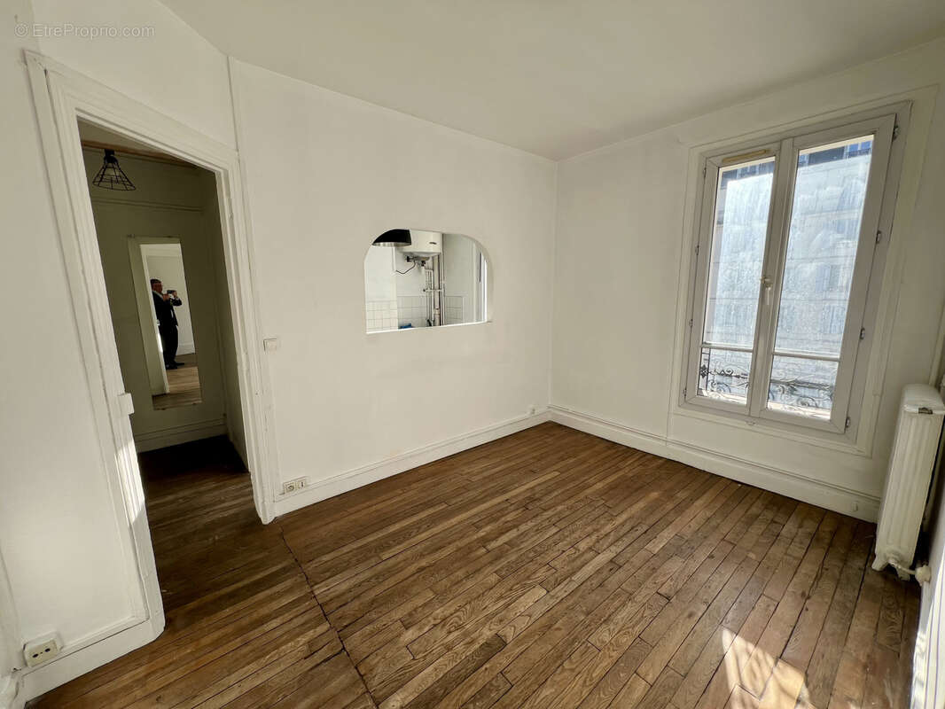 Appartement à PARIS-14E