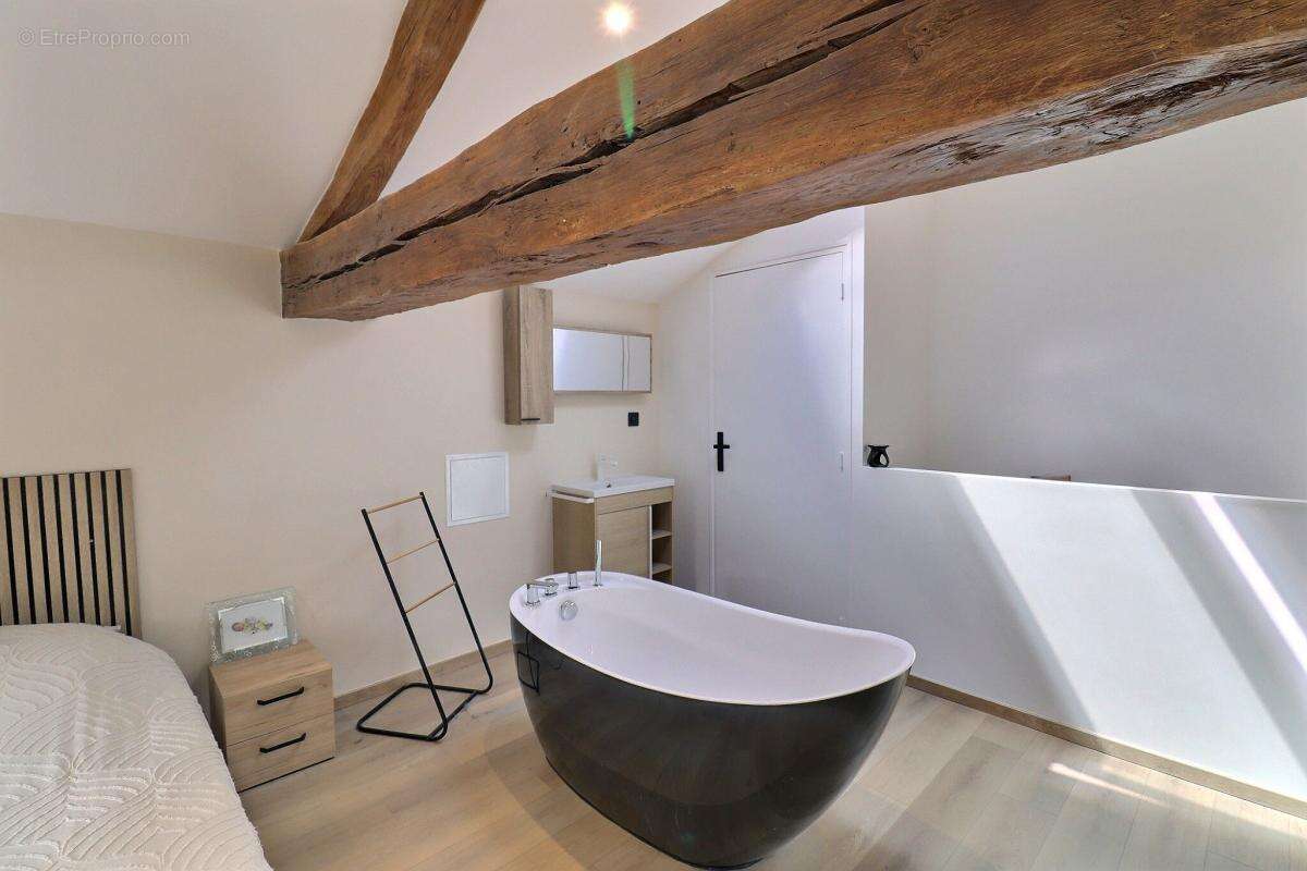 Maison à MASSIEU
