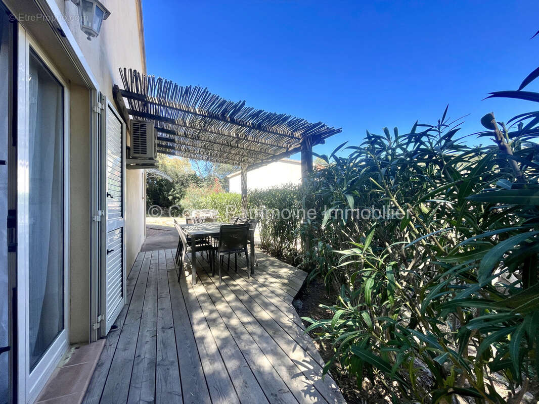 Mini villa en duplex dans une résidence sécurisée route de Palombaggia - photo 3