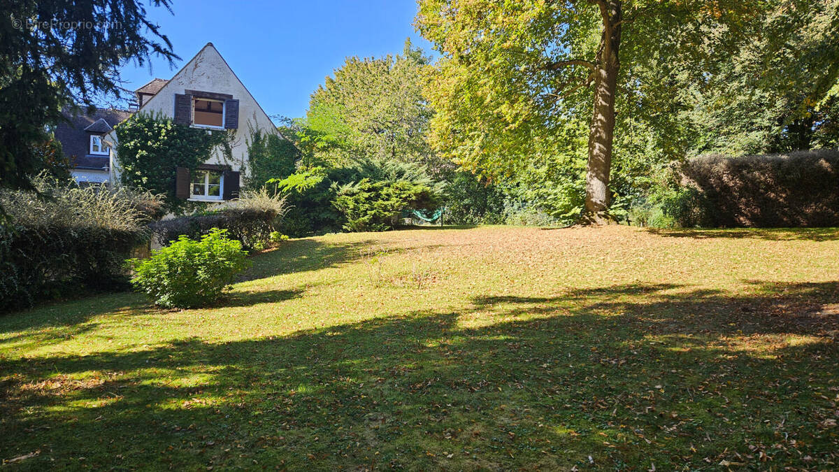 Maison à AUMONT-EN-HALATTE