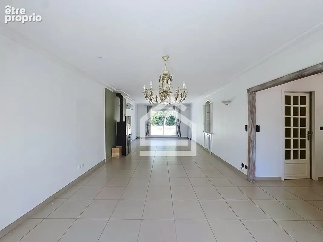 LE HAILLAN - Maison de plain pied 146 m2 - Jardin - Garage - photo 3