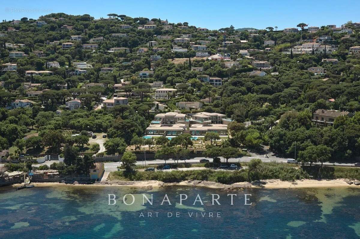 GASSIN - SAINT-TROPEZ Exclusivité : Magnifique villa-appartement en duplex avec très belle vue merUSIVITE : Magnifique "villa ap - photo 2