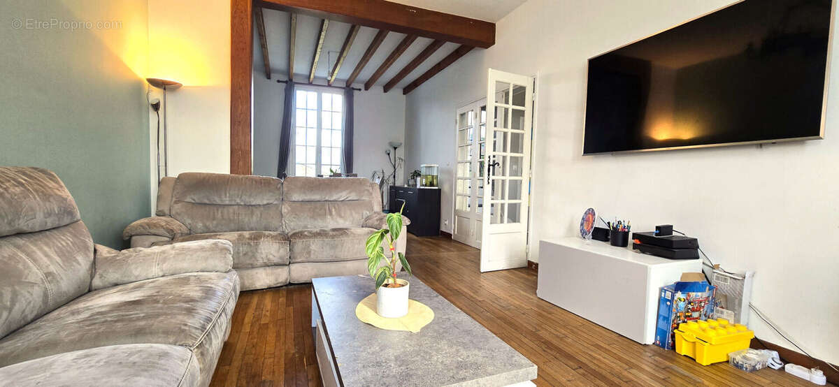 Maison à LONGUEIL-ANNEL