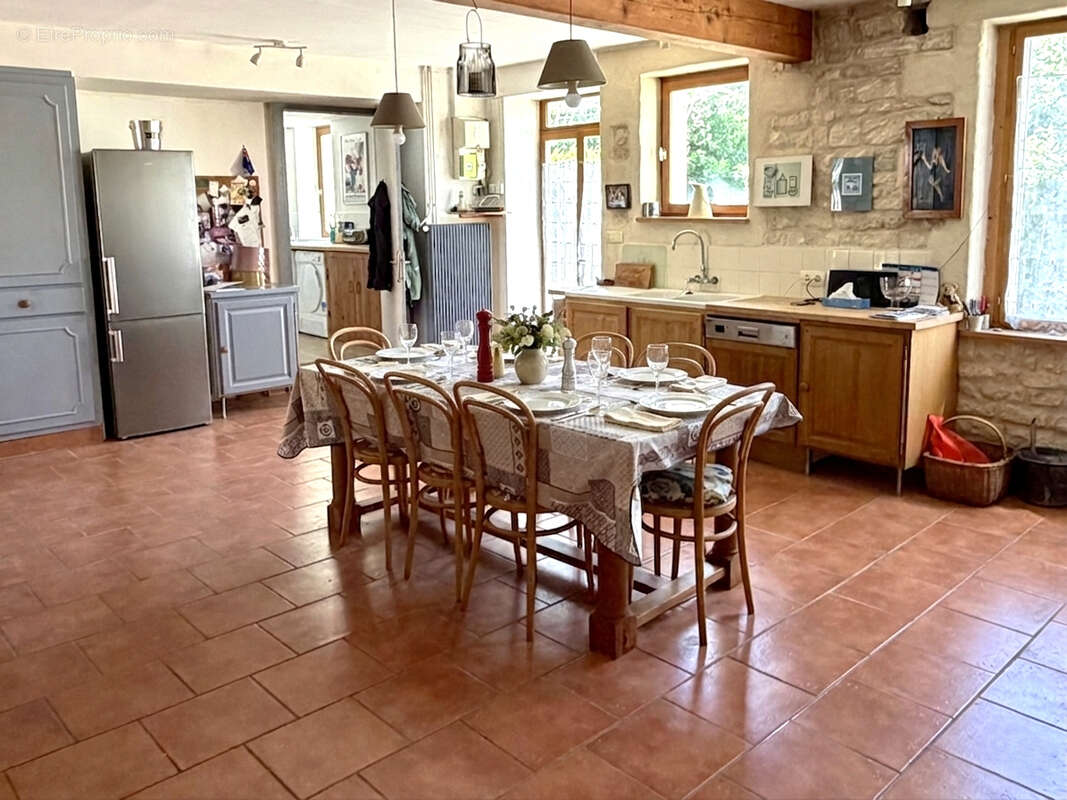 Maison à FONTAINE-CHALENDRAY