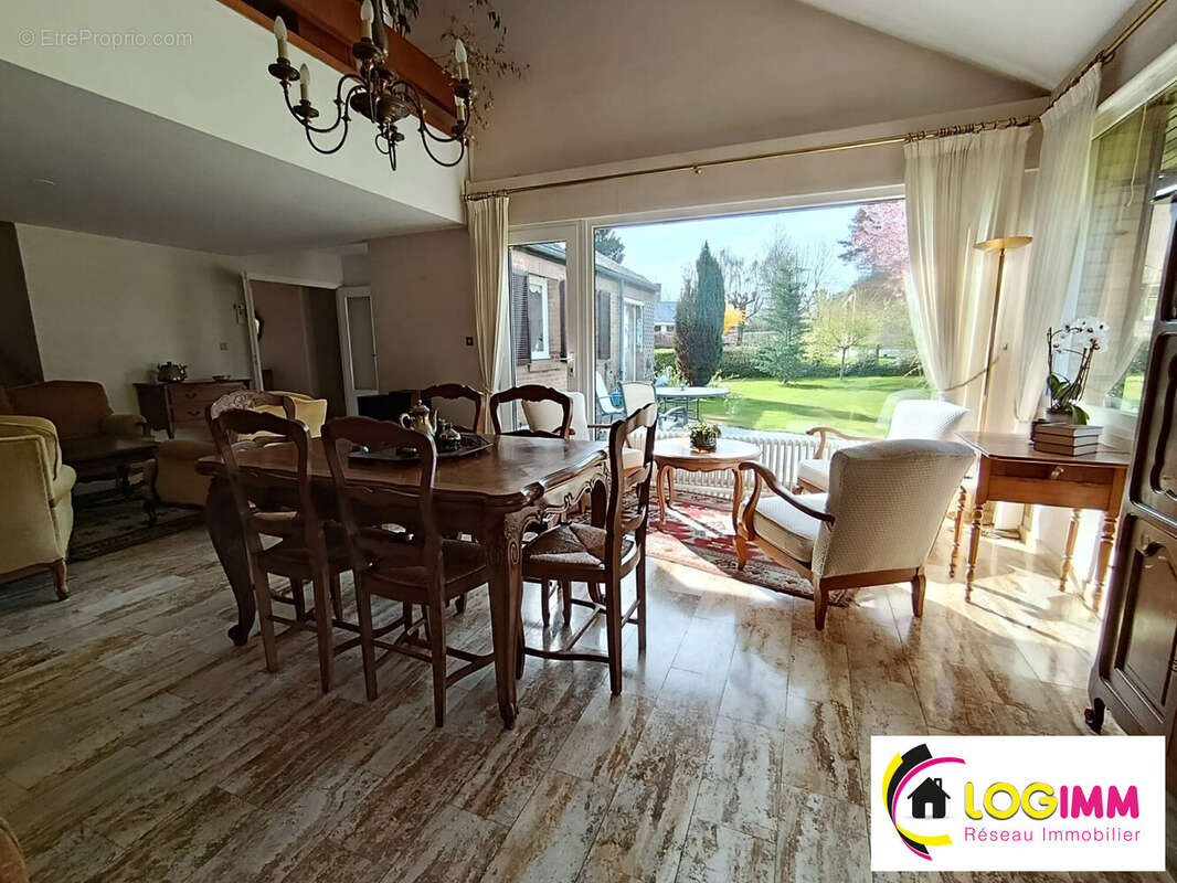 Maison à FAMARS