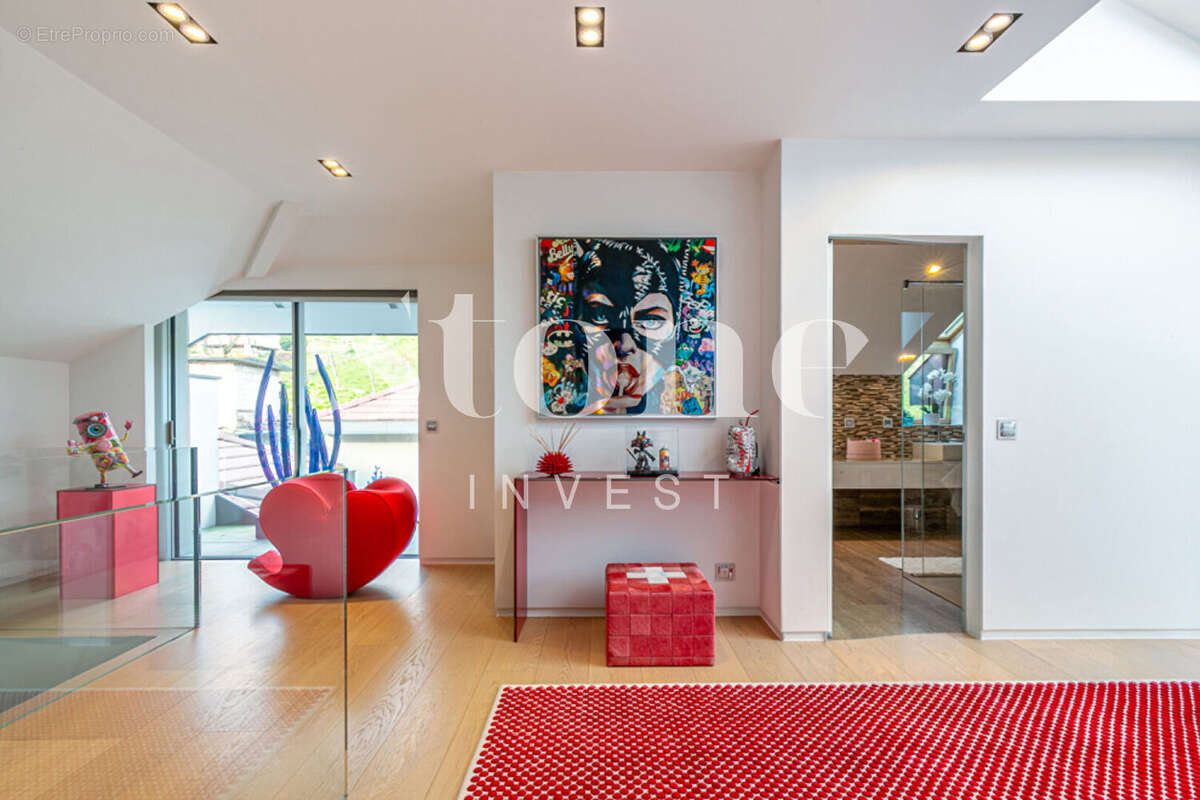 Villa de prestige, avec piscine, implanté sur un terrain de 2521 m² - photo 7