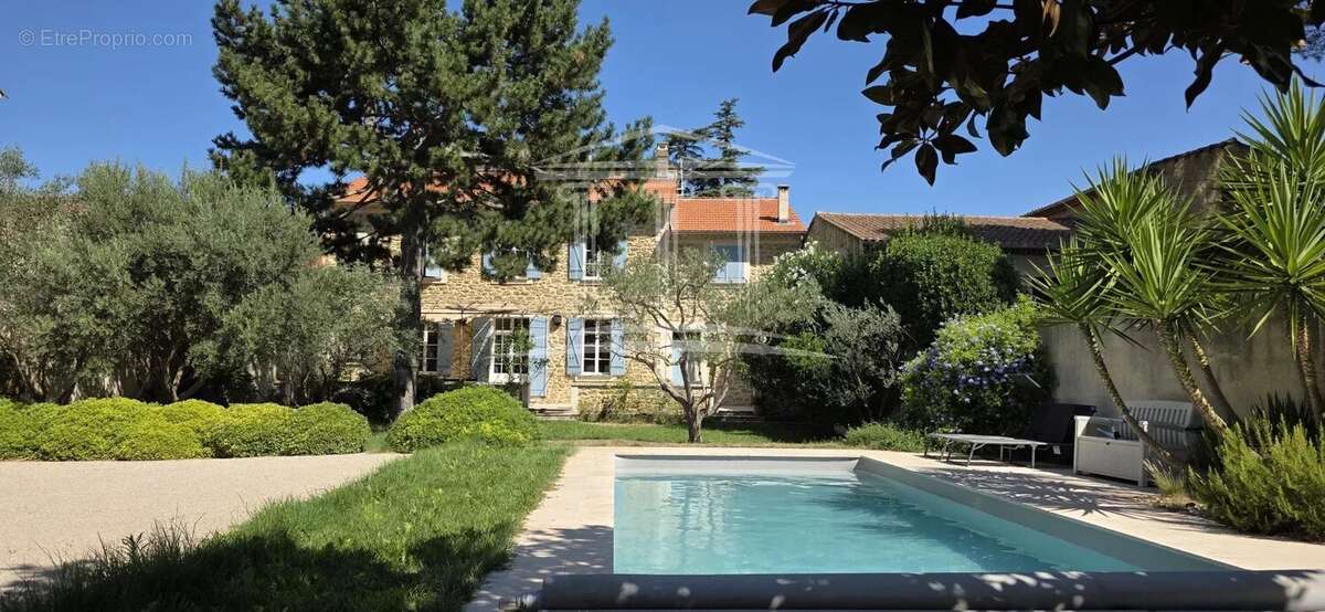 Maison à SORGUES