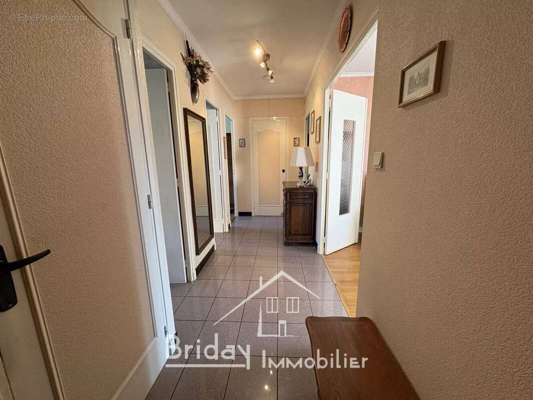 Appartement à TASSIN-LA-DEMI-LUNE