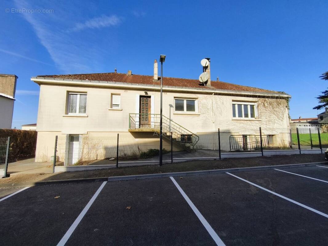 Maison à LES HERBIERS