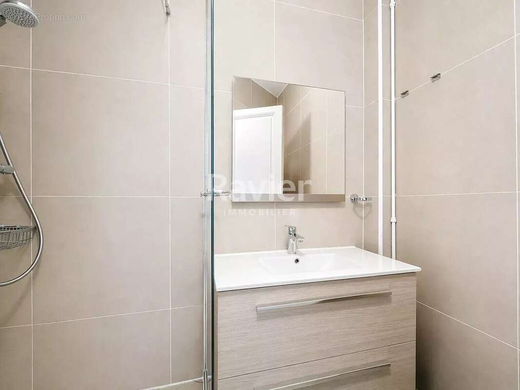 Appartement à PARIS-19E