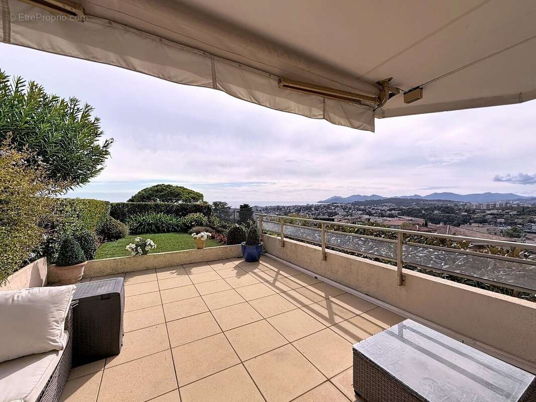 Appartement à LE CANNET