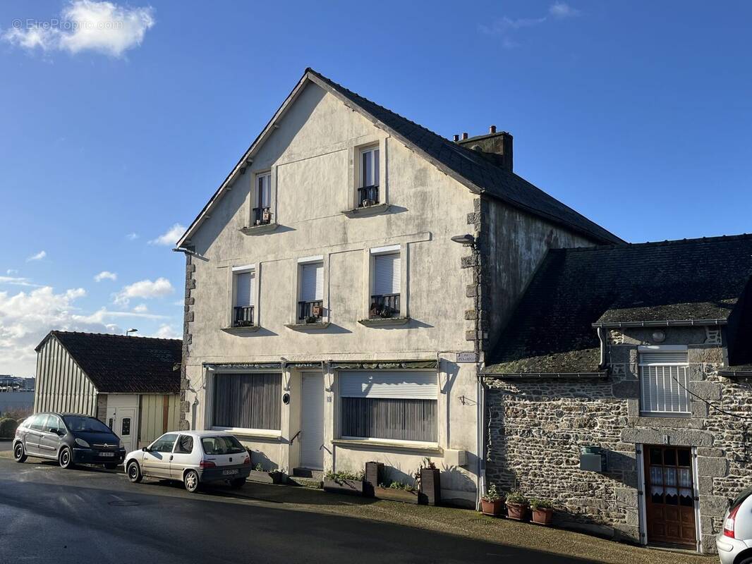 Maison à MENEAC