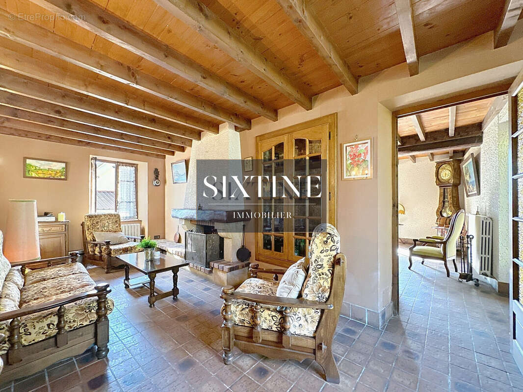 Maison à LA TOUR-DU-PIN