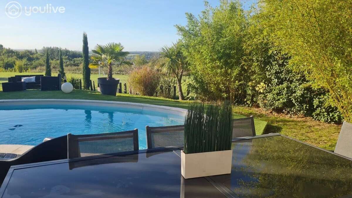 Maison à BEAULIEU-SUR-LAYON