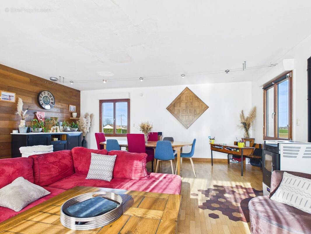 Maison à PEL-ET-DER