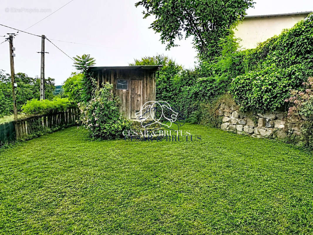 Maison 116 m² à Saint-Pierre-Le-Vieux  - photo 2