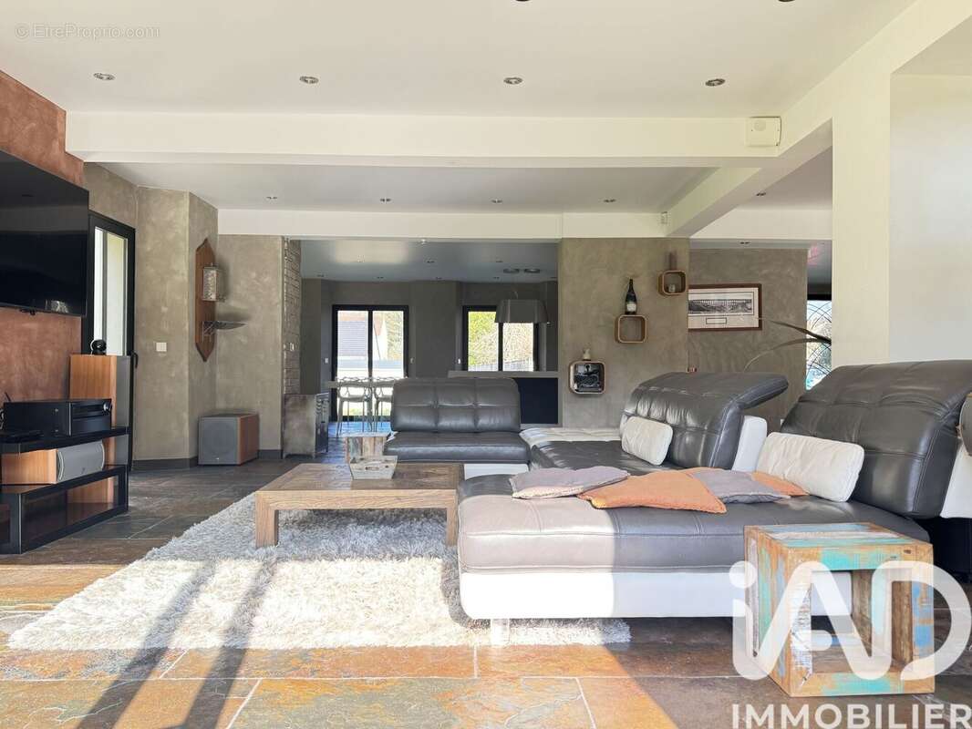 Maison 400 m² à Saint-Leger-En-Yvelines  - photo 6