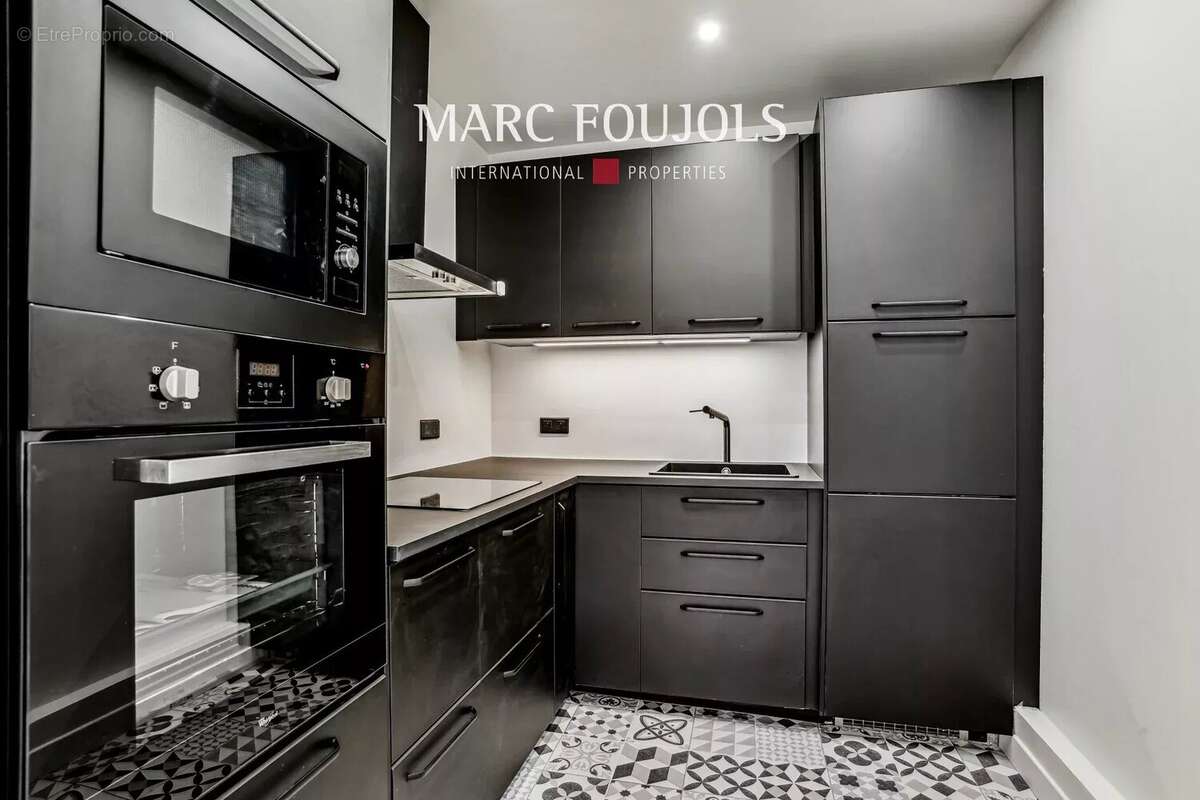 Appartement à PARIS-17E