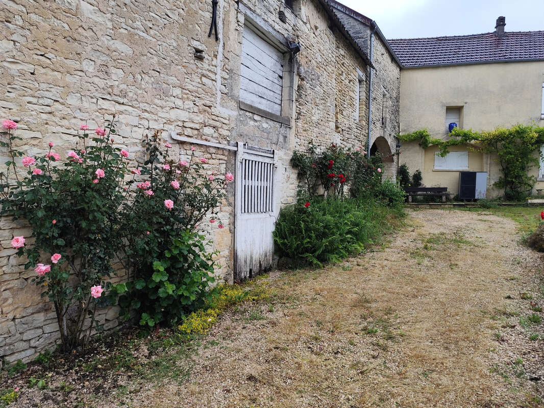 MAISON 134m2 située à GLAND - photo 4