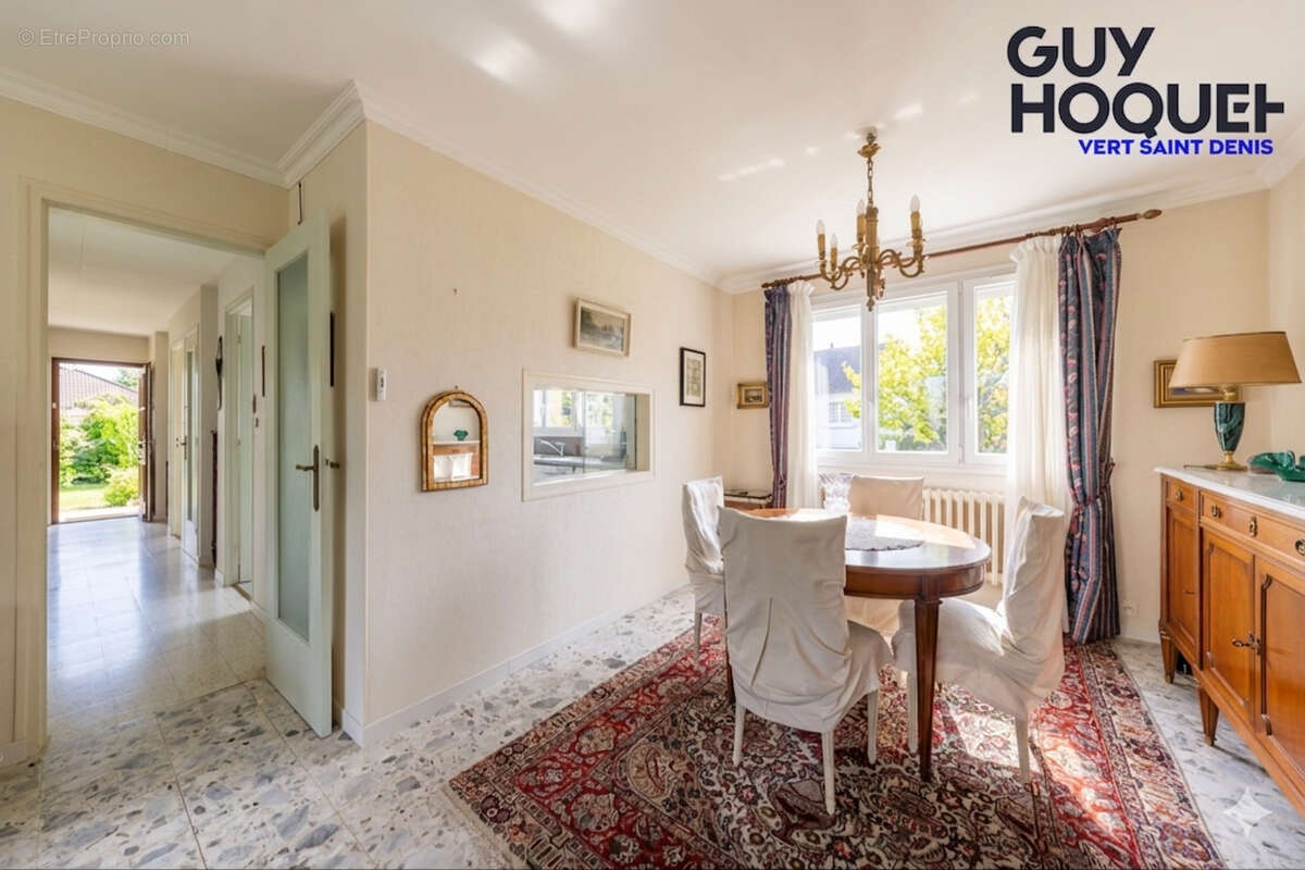 Maison à VERT-SAINT-DENIS