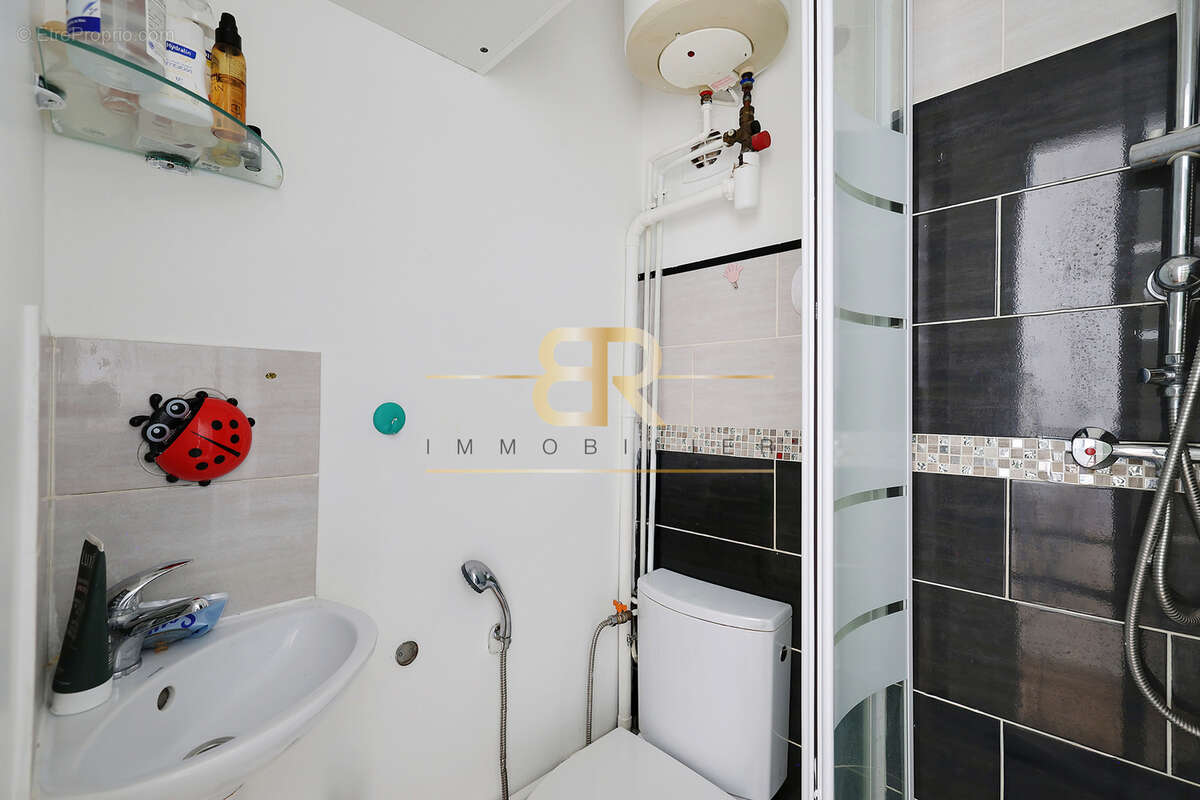 Appartement à PARIS-18E