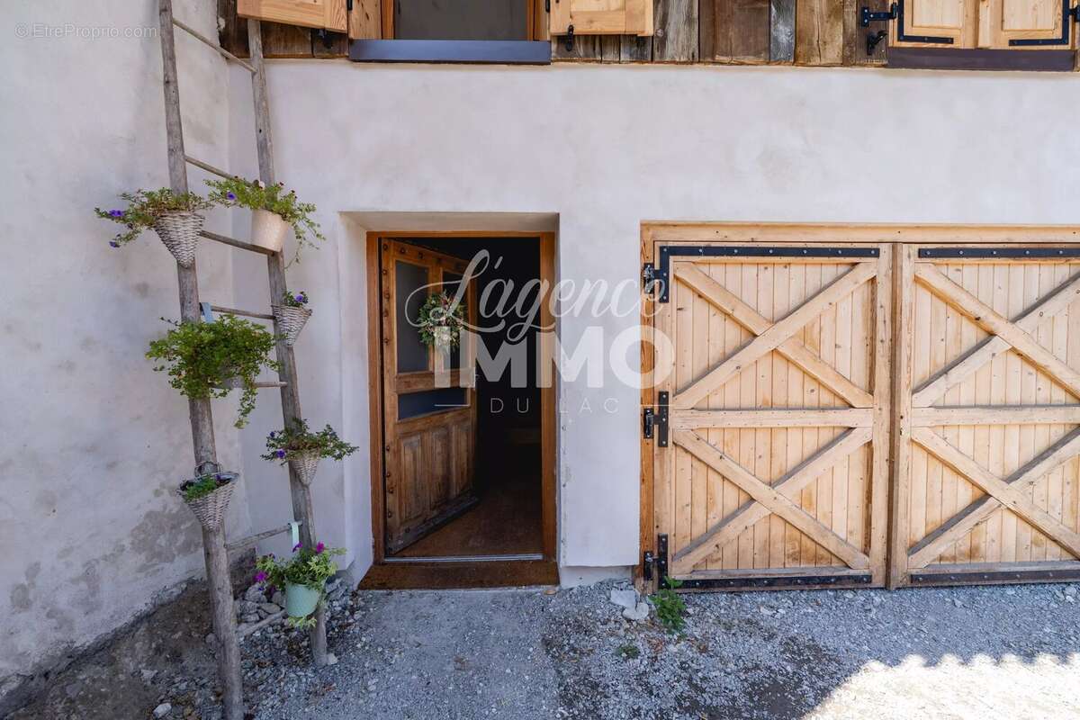 Triplex à DUINGT avec vue lac et grand jardin - photo 12
