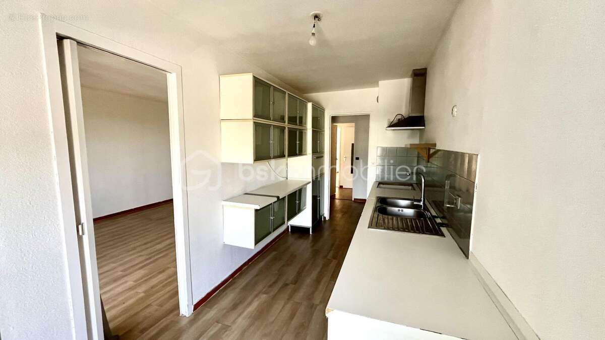 Appartement T3 sur les hauteurs de Cassis Résidence avec piscine - - photo 3