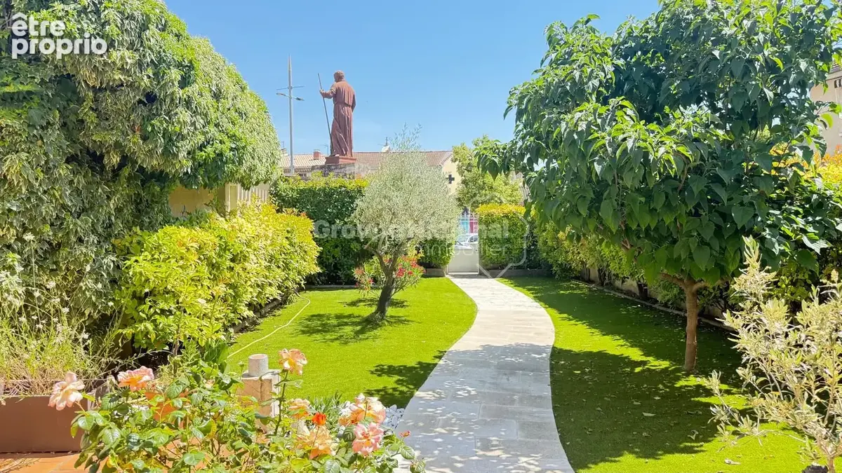Exclusivité - Maison de maître - Espace et potentiel - photo 5