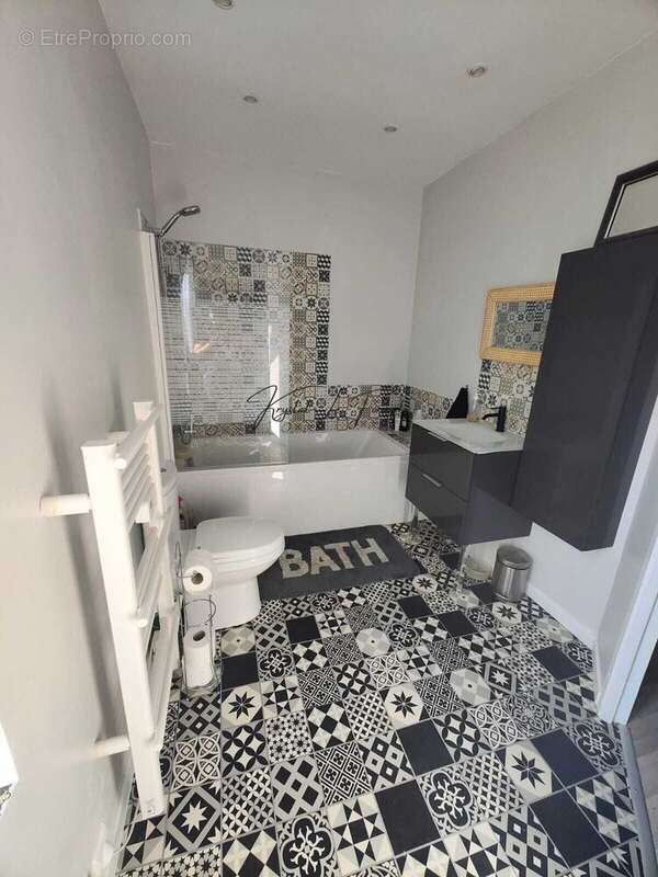 Maison à COULONGES-SUR-L'AUTIZE