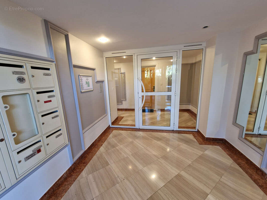Appartement à HYERES