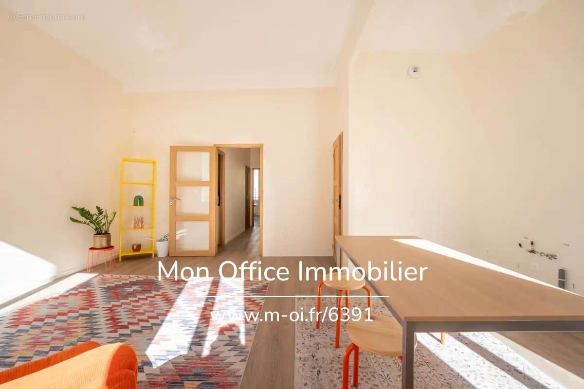 Appartement à MARSEILLE-1E