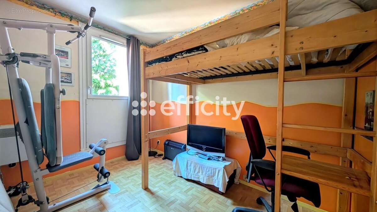 Appartement à LOGNES