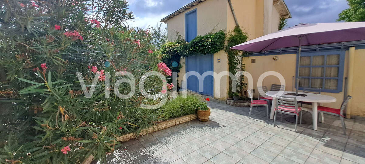 Maison à SAINT-MACAIRE-EN-MAUGES