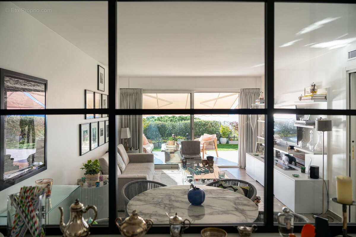 Superbe appartement de 3 pièces entièrement rénové - Proche MONACO - photo 3