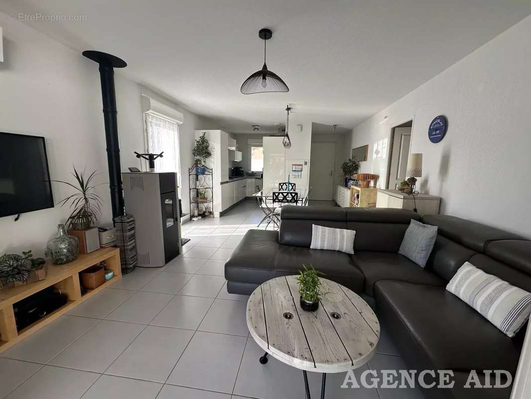 Maison à CUGES-LES-PINS