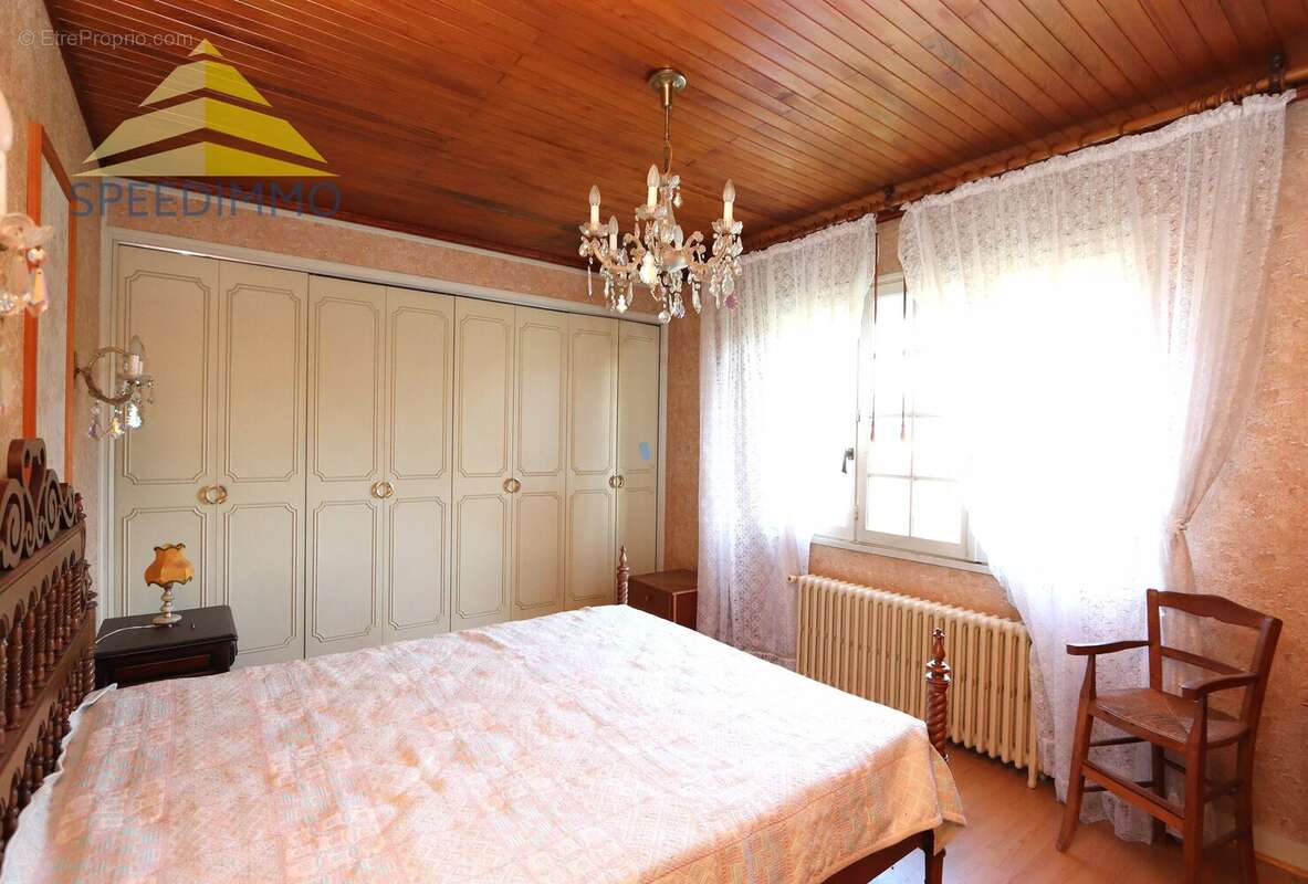 Maison à MANDRES-LES-ROSES