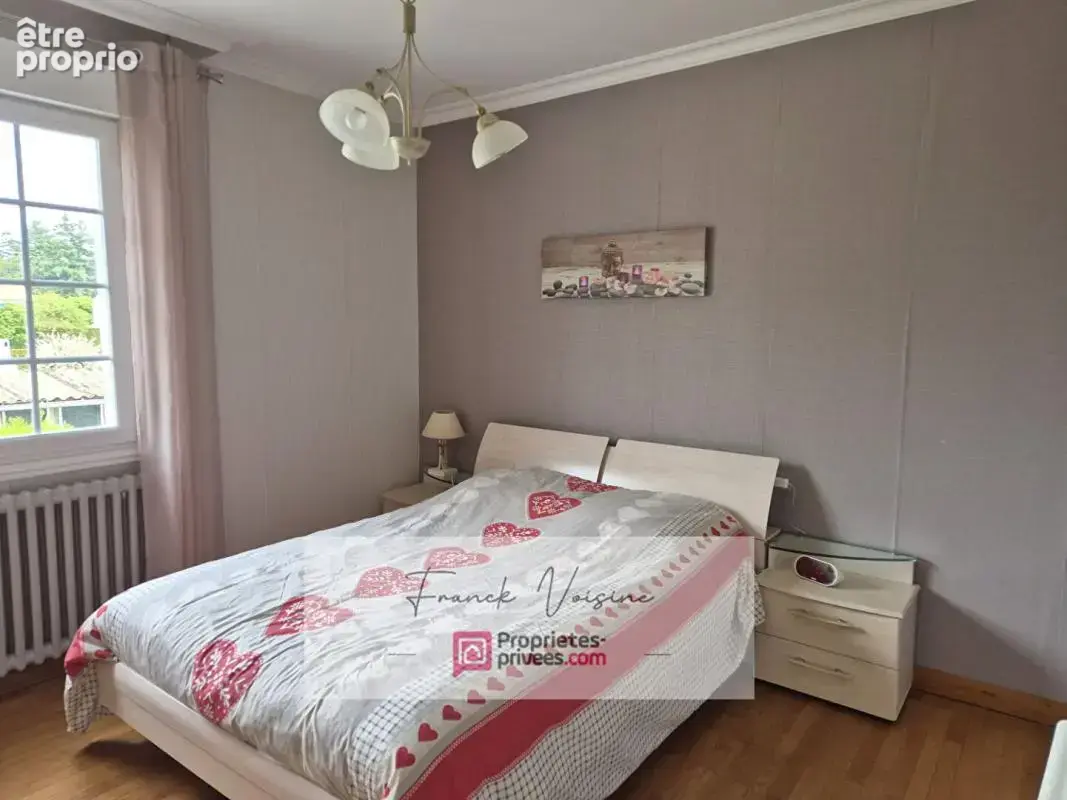 A VENDRE au Boupère, maison de 135 m2 avec 3 chambres et 1 bureau sur une parcelle de 745 m2 - photo 2