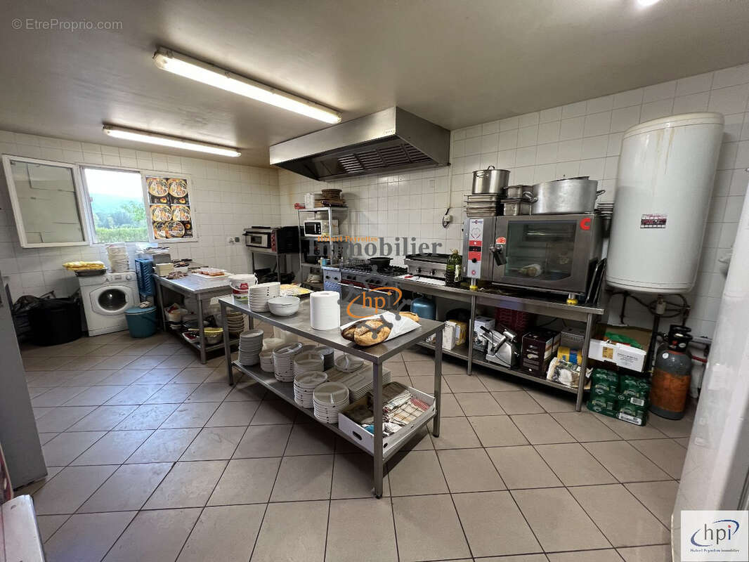 Commerce à MONTLAUR