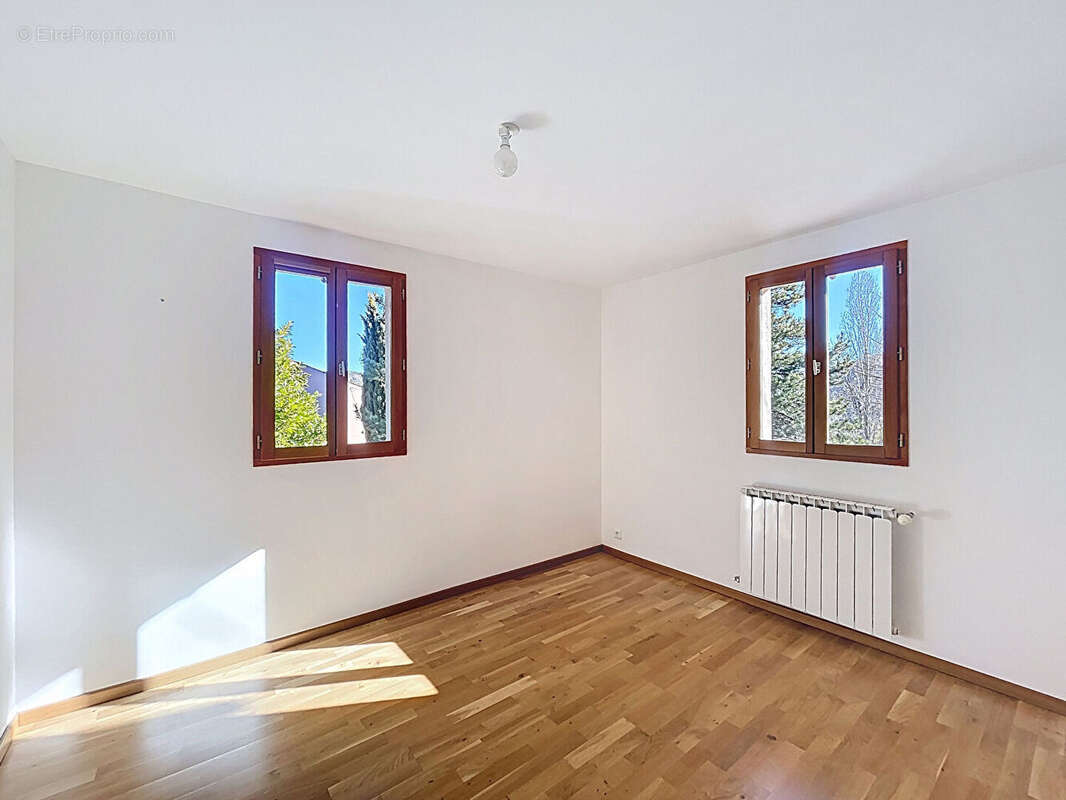 Maison à LA PALUD-SUR-VERDON
