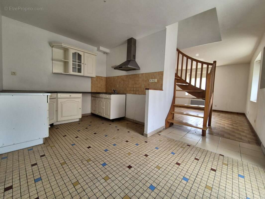 Appartement à LA POUEZE