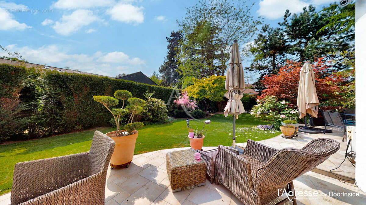 Maison à SAINT-ETIENNE-DU-ROUVRAY