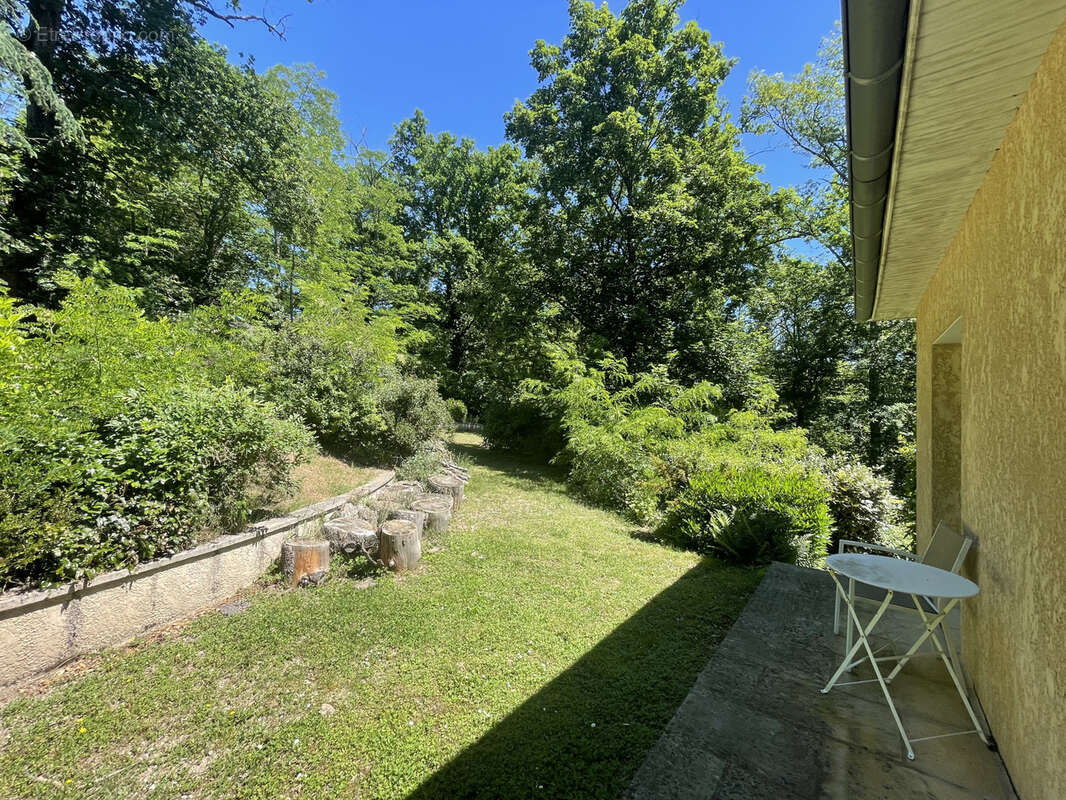 Maison à LA TOUR-DE-SALVAGNY