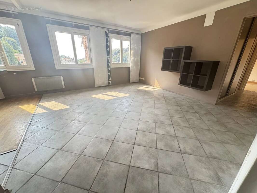 Appartement lumineux de 3 pièces au Haut-de-Cagnes - photo 4