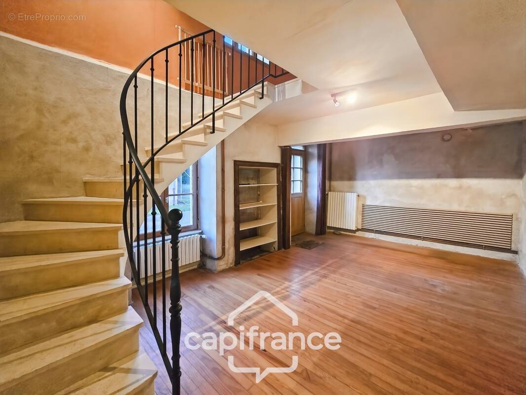 Maison à URZY