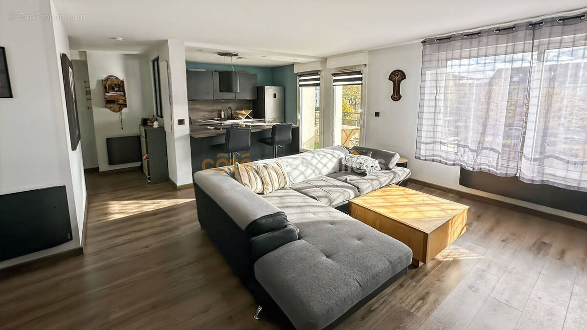 Appartement à MOISSY-CRAMAYEL