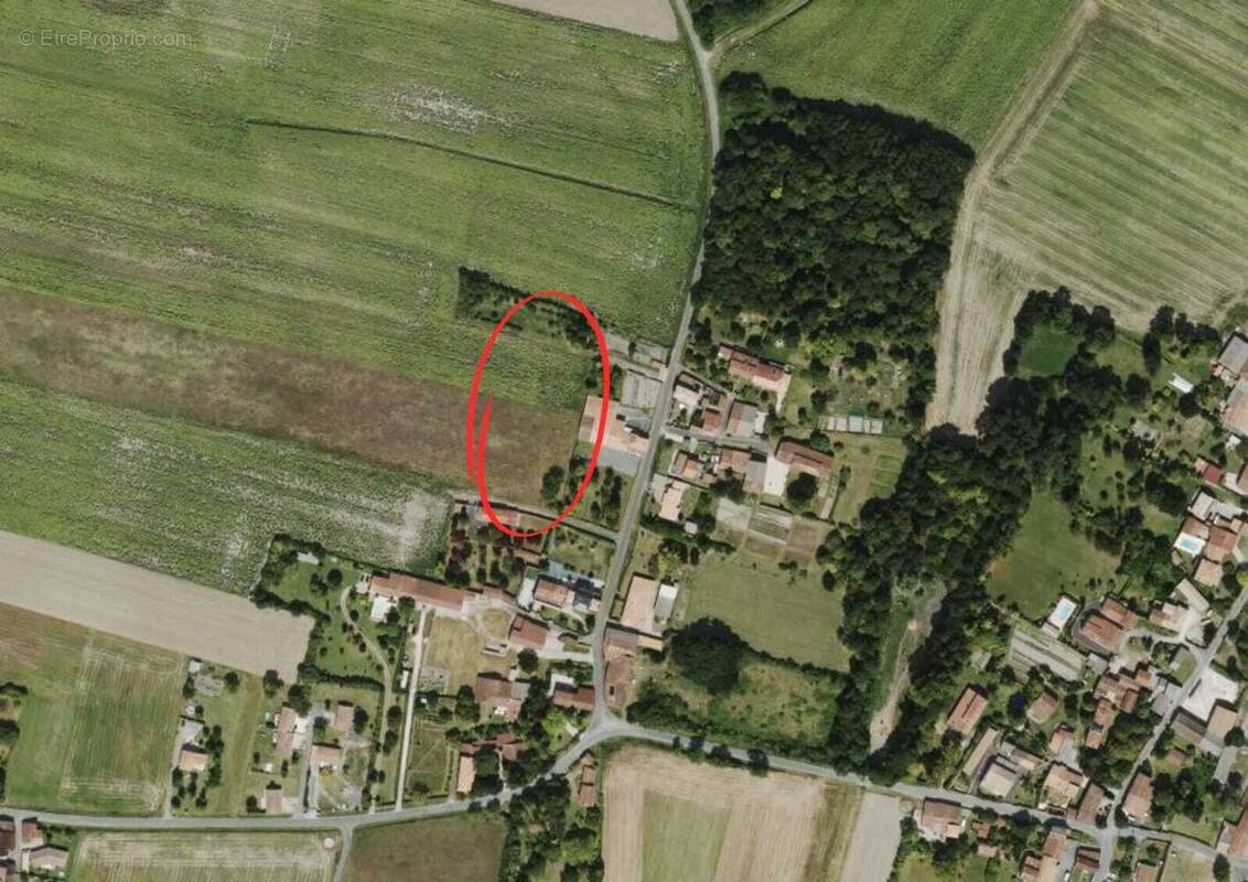 Terrain à PERIGNAC