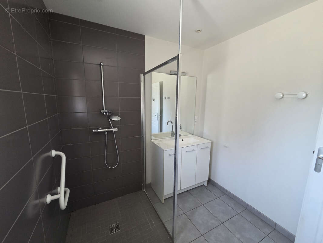 Un ensemble immobilier composé de deux appartements et une grange - photo 12