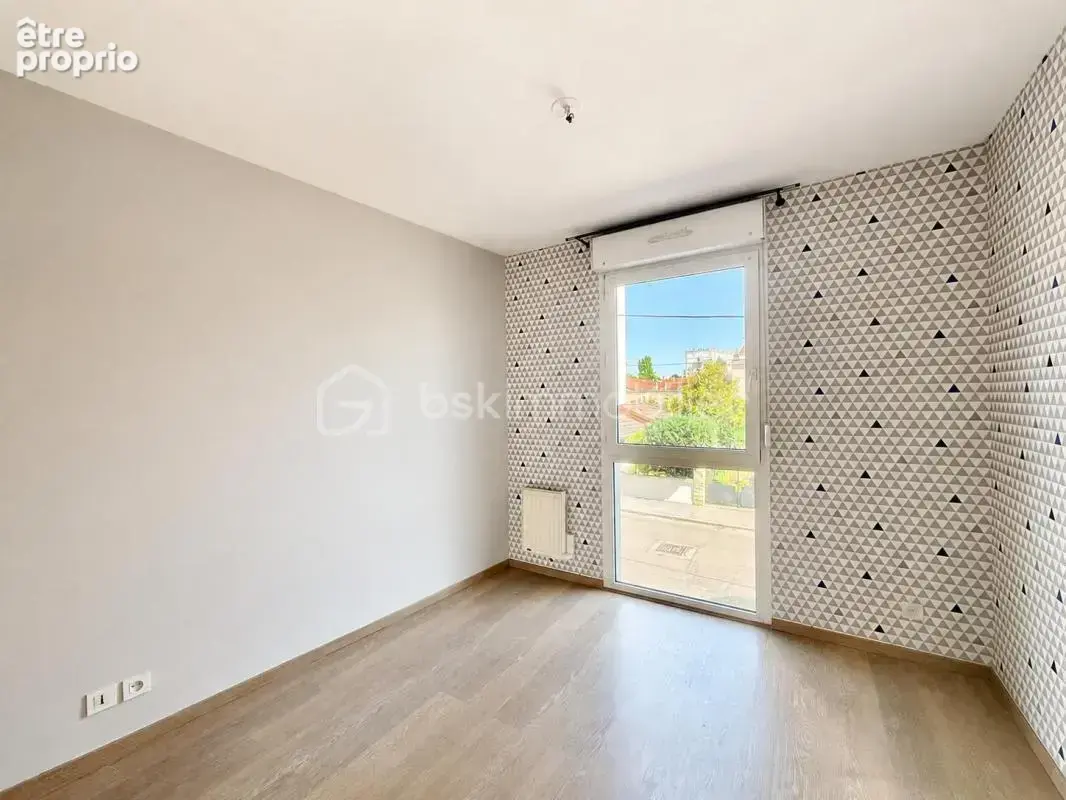 DIJON Montchapet : Appartement T3 65m² 2 chambres, balcon, ascenseur, place de parking - photo 7