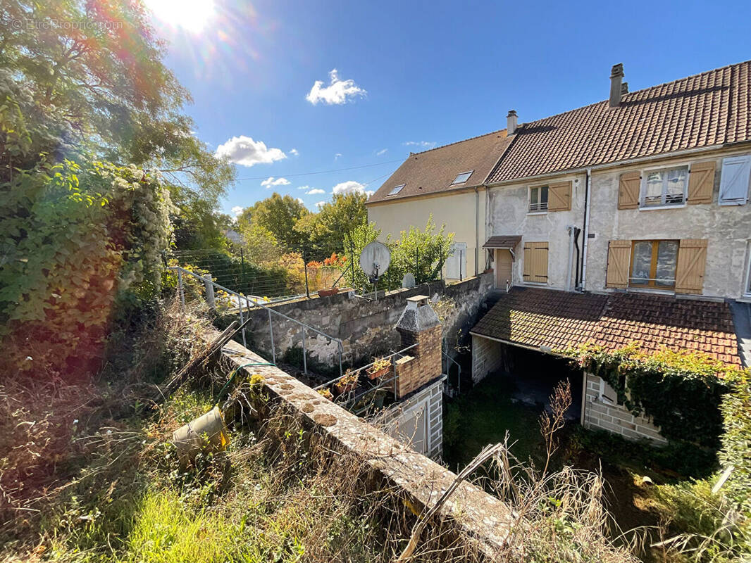 Maison à VAUX-SUR-SEINE